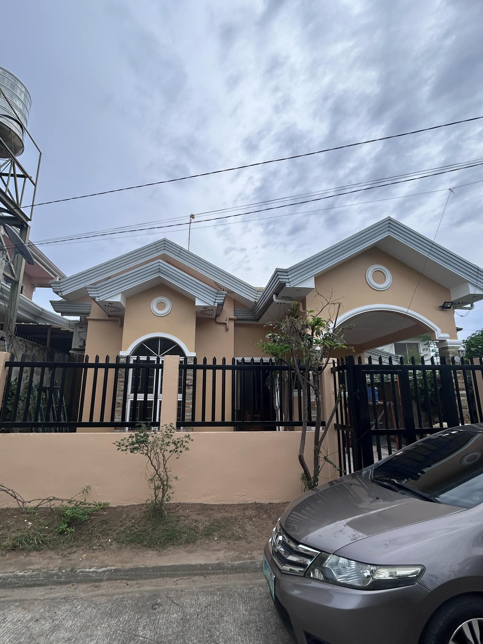 3BR House Semi Furnished in Talisay City