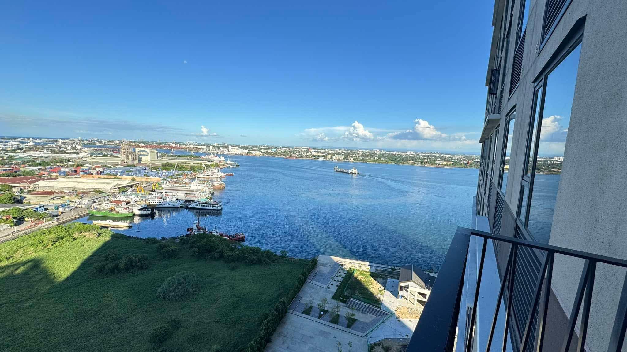 1 BR with Balcony with Sea View