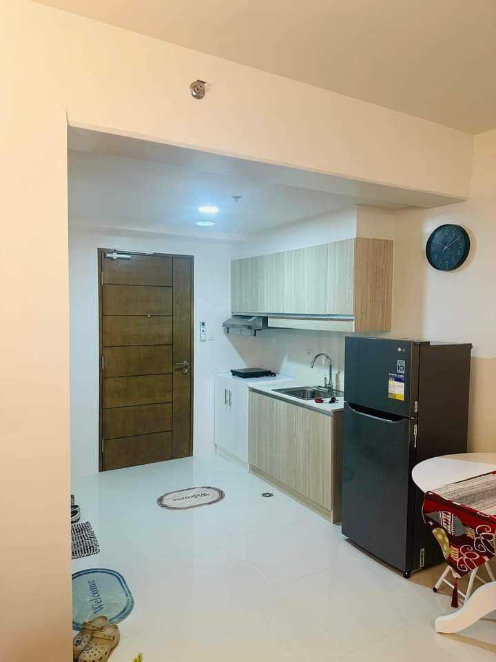 Fully Furnished Condominium in Taft East Gate Condominium