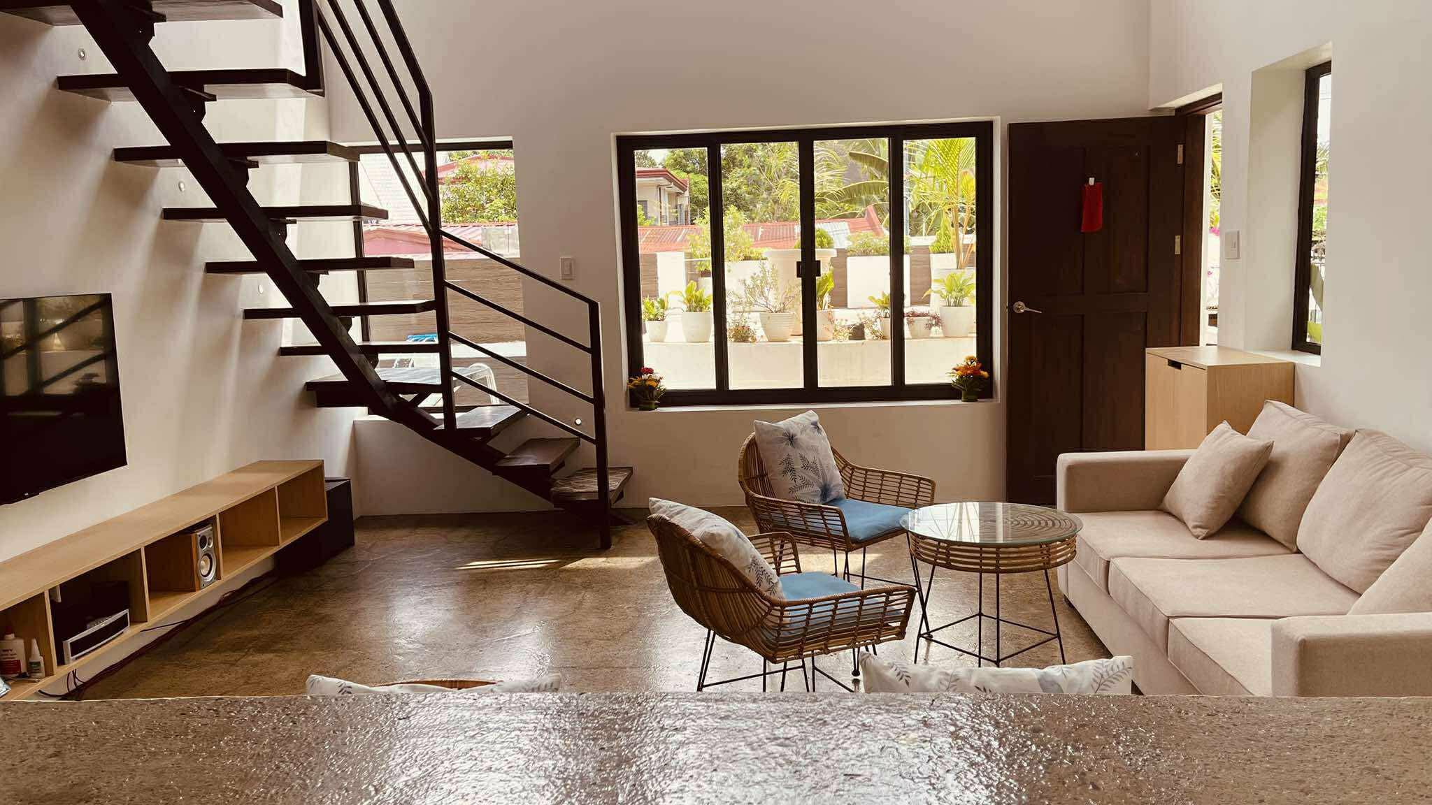 3-Bedroom Bali-Style Home with Private Jacuzzi Pool in Mactan